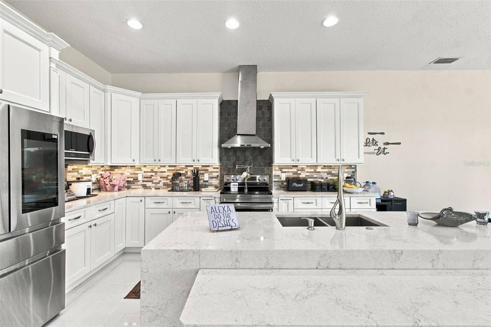 1519 BRILLIANT CUT WAY, Valrico, FL 33594 1519 BRILLIANT CUT WAY, Valrico, FL 33594