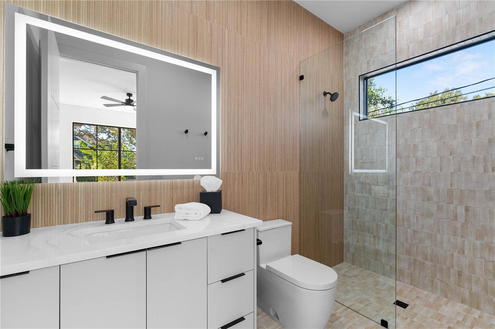 1009 W CORAL STREET, Tampa, FL 33602