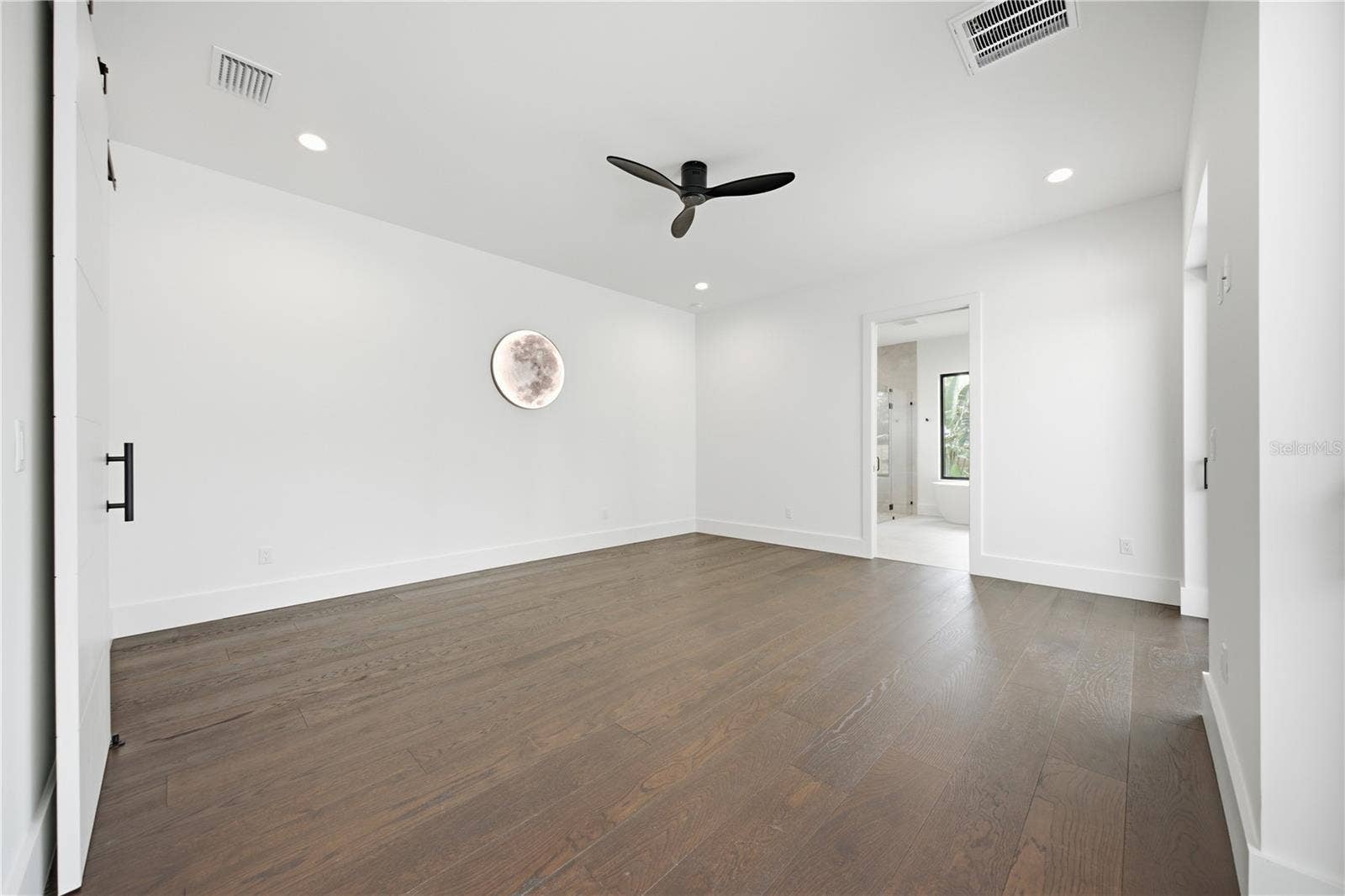 1009 W CORAL STREET, Tampa, FL 33602