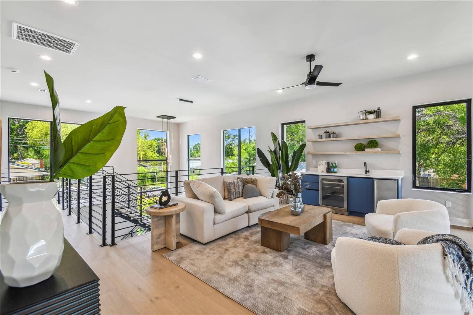 1009 W CORAL STREET, Tampa, FL 33602