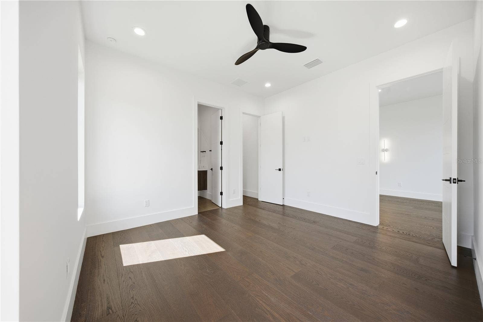 1009 W CORAL STREET, Tampa, FL 33602
