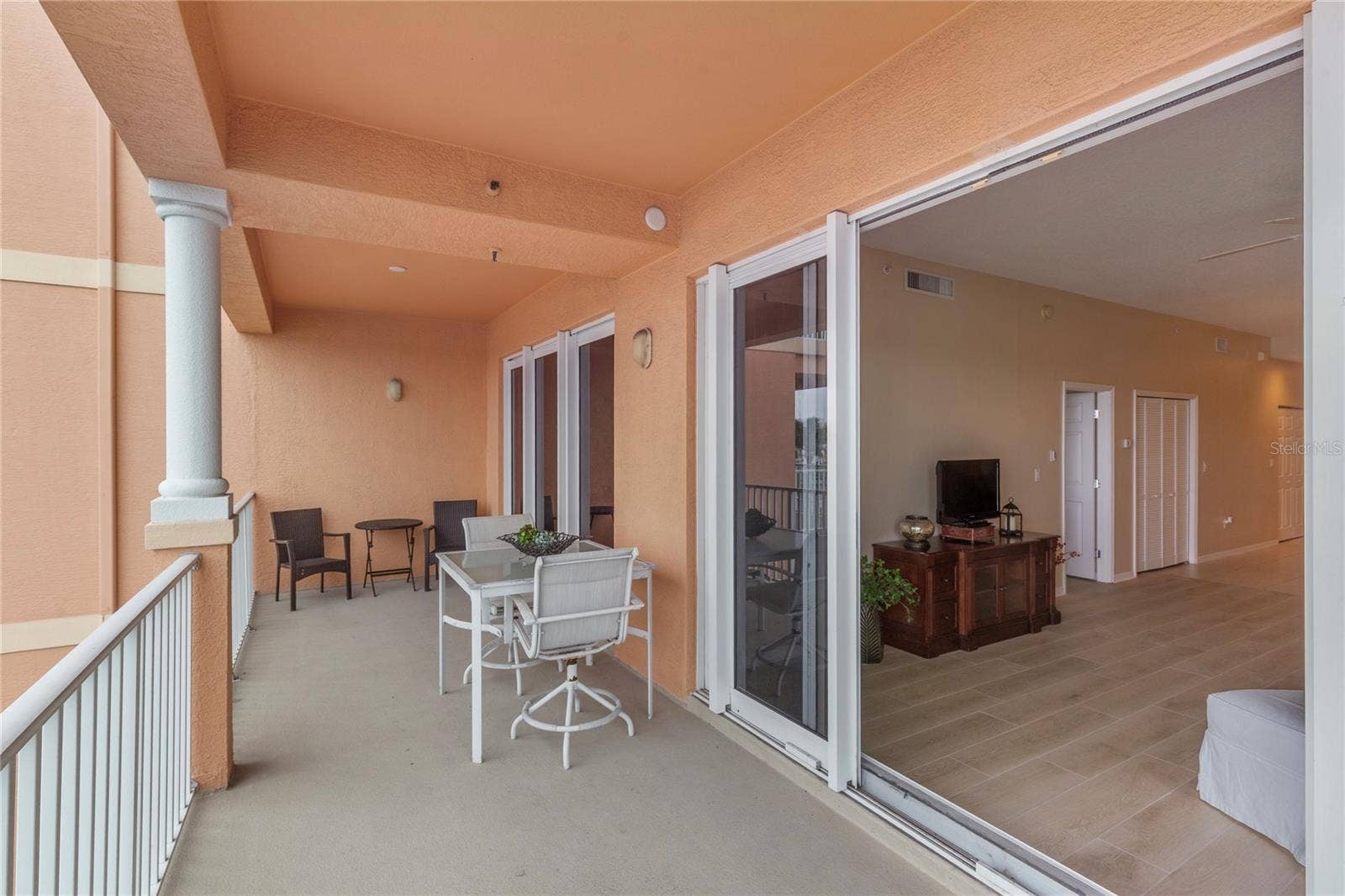 530 S GULFVIEW BOULEVARD, #203, Clearwater Beach, FL 33767 530 S GULFVIEW BOULEVARD, #203, Clearwater Beach, FL 33767