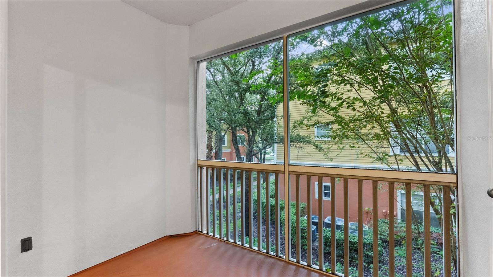 SCREEN PATIO
