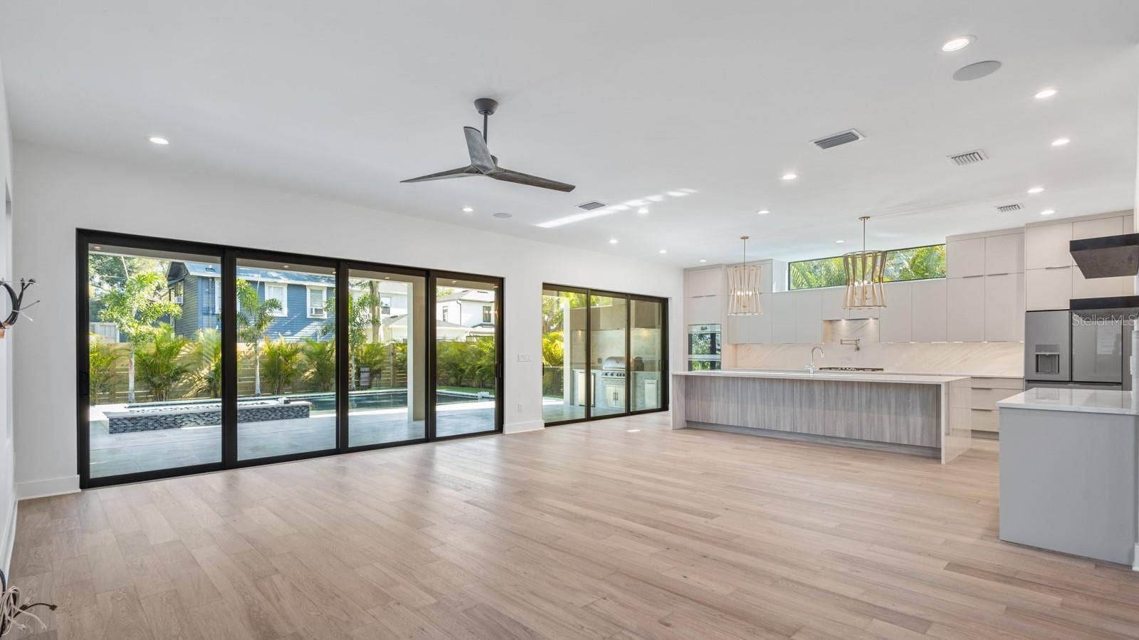2519 N RIVERSIDE DRIVE, Tampa, FL 33602 2519 N RIVERSIDE DRIVE, Tampa, FL 33602