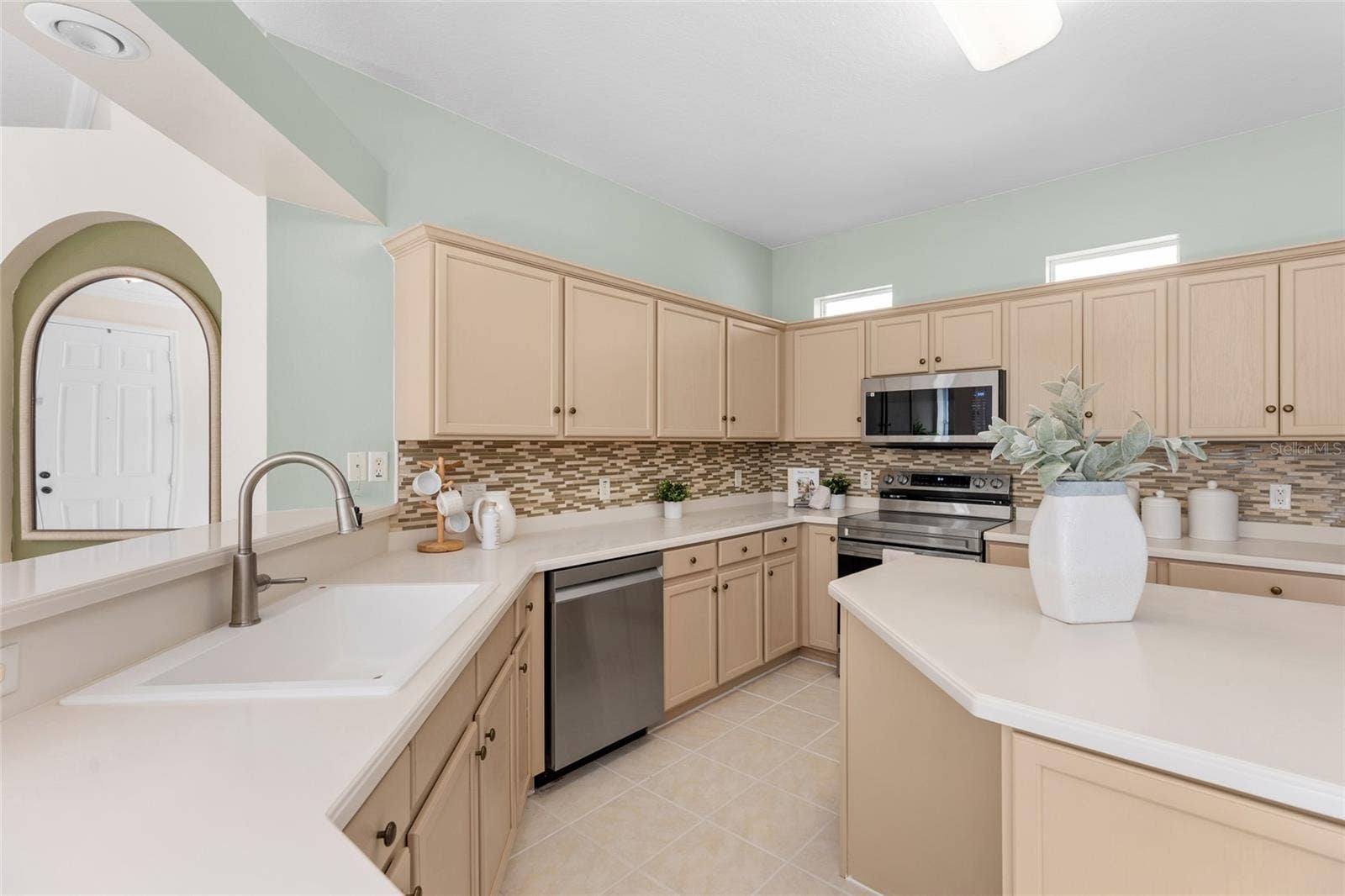8103 SANGUINELLI ROAD, Land O Lakes, FL 34637 8103 SANGUINELLI ROAD, Land O Lakes, FL 34637