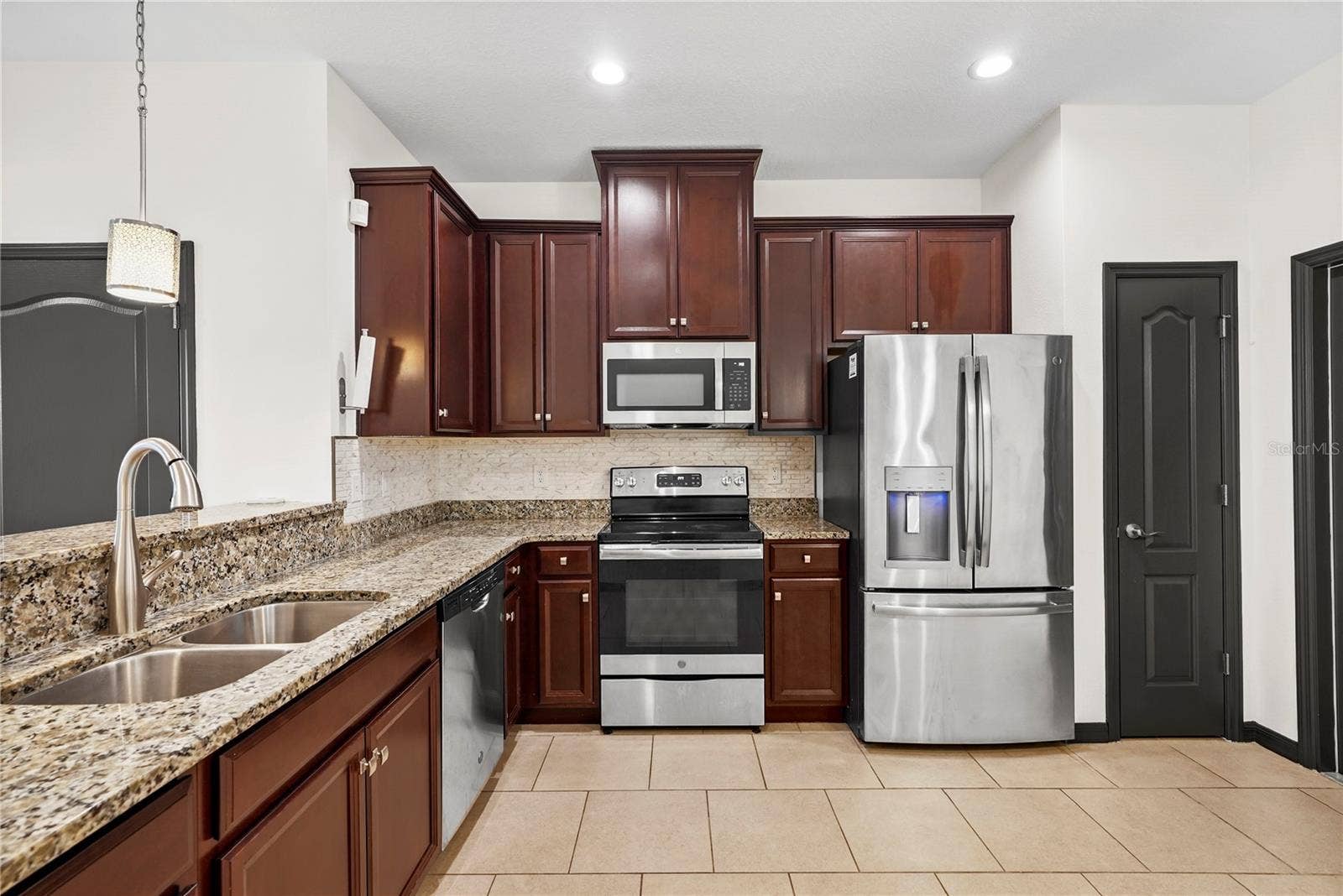 10948 VERAWOOD DRIVE, Riverview, FL 33579 10948 VERAWOOD DRIVE, Riverview, FL 33579
