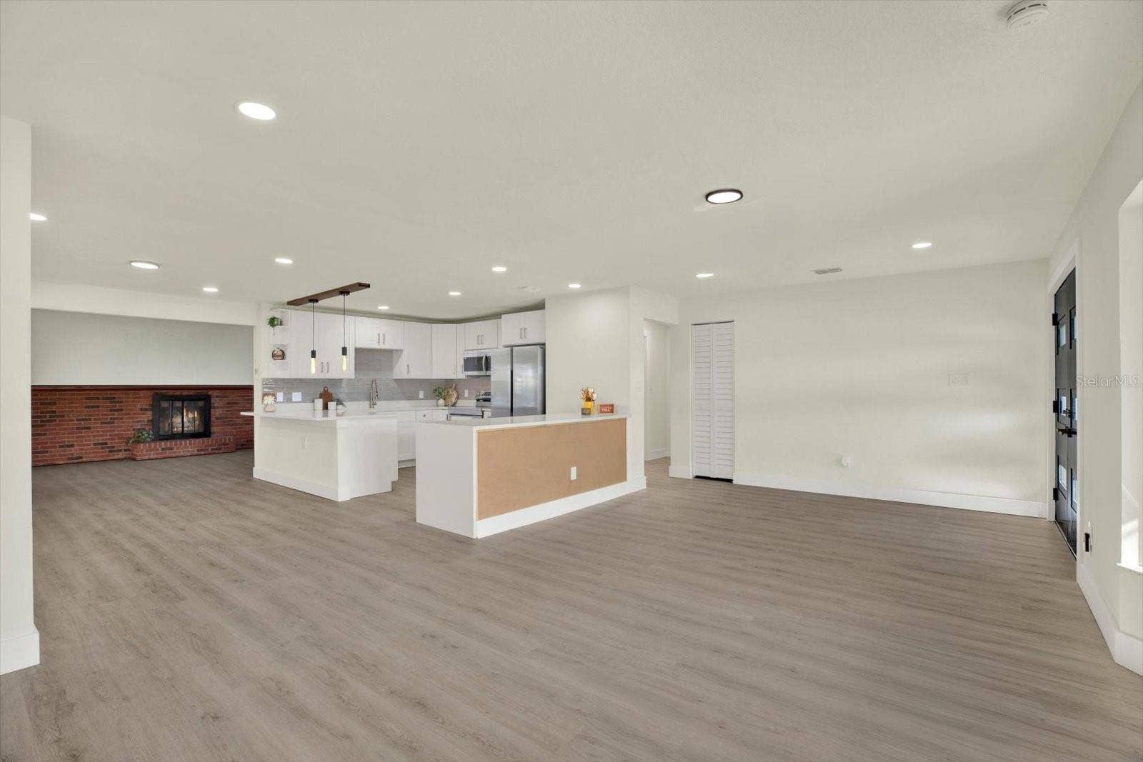 720 SAILFISH DRIVE, Brandon, FL 33511 720 SAILFISH DRIVE, Brandon, FL 33511
