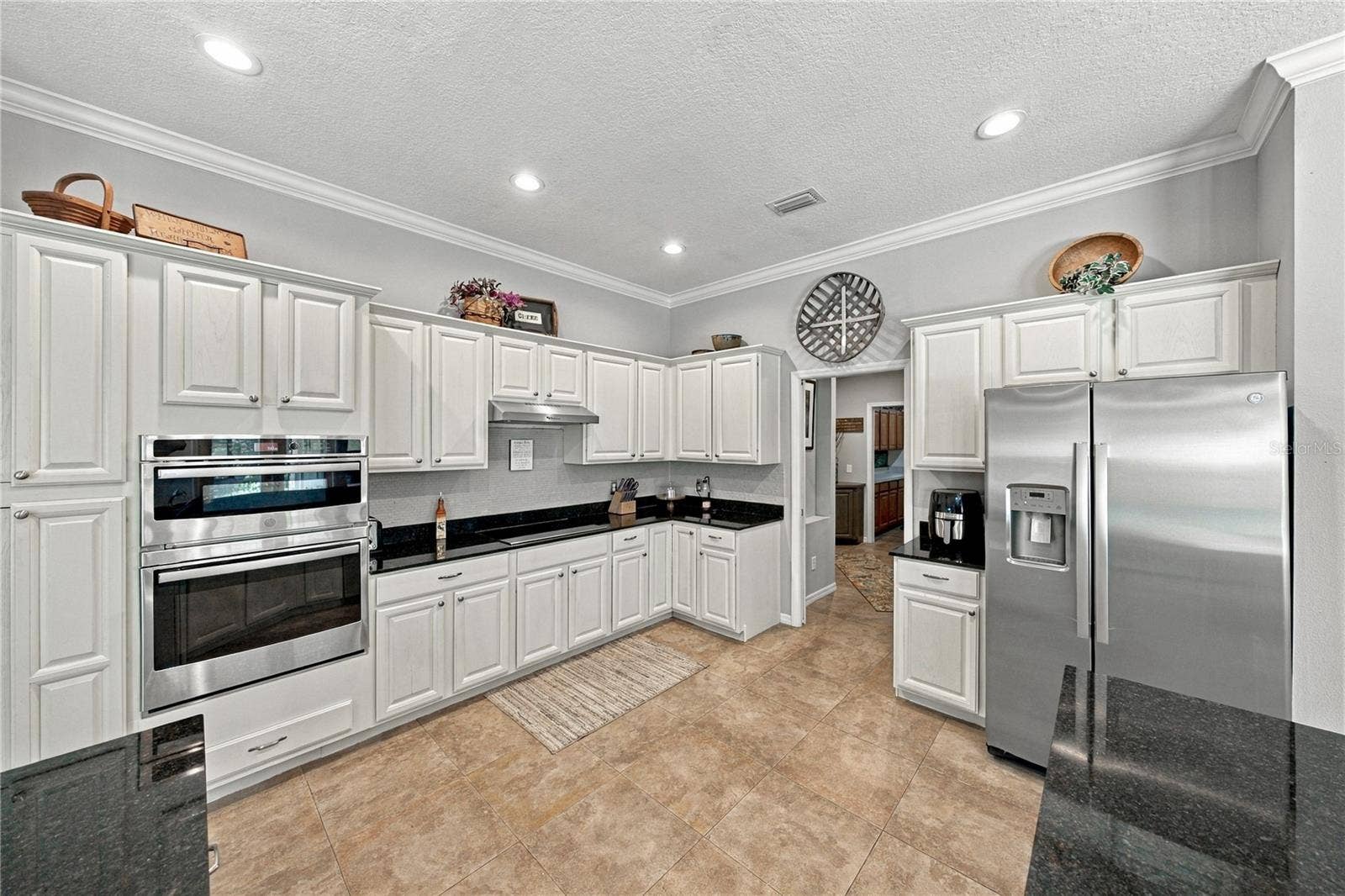 6010 KESTREL POINT AVENUE, Lithia, FL 33547 6010 KESTREL POINT AVENUE, Lithia, FL 33547