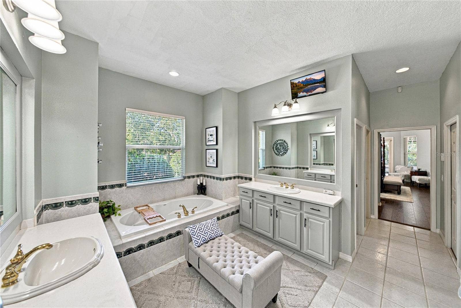 6010 KESTREL POINT AVENUE, Lithia, FL 33547 6010 KESTREL POINT AVENUE, Lithia, FL 33547