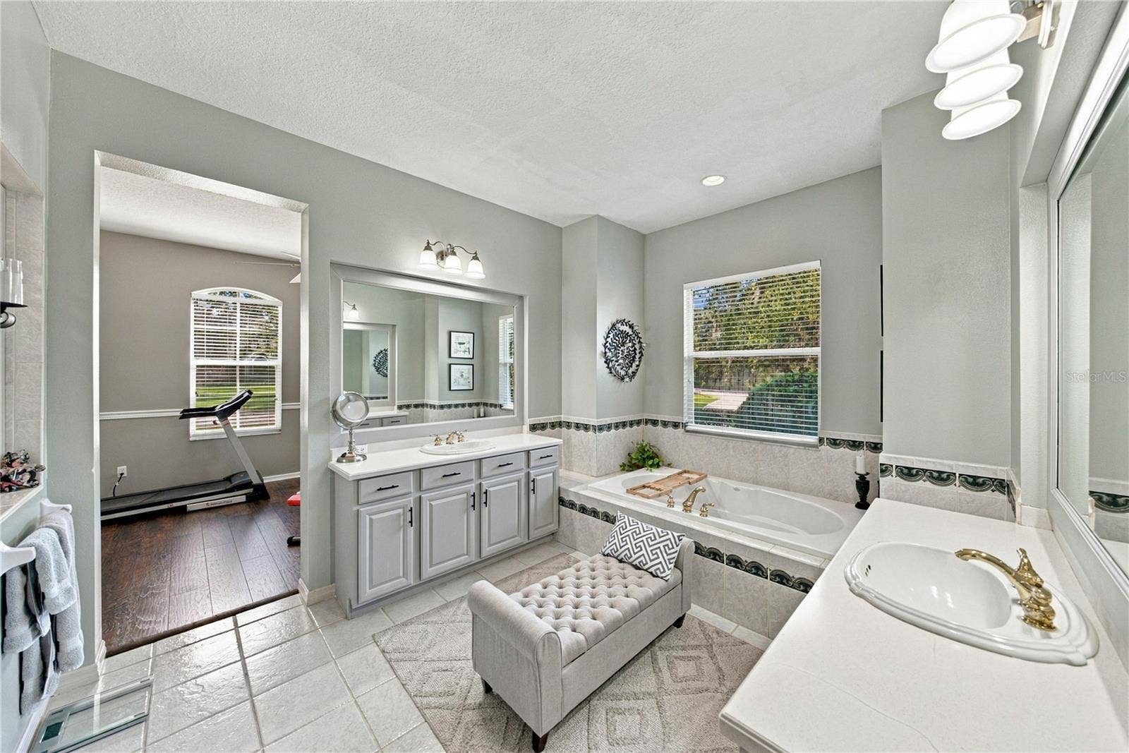 6010 KESTREL POINT AVENUE, Lithia, FL 33547 6010 KESTREL POINT AVENUE, Lithia, FL 33547
