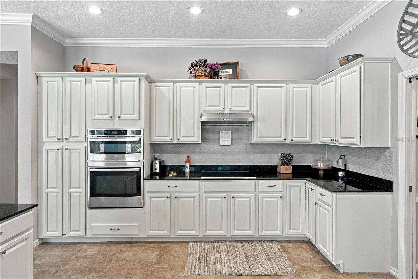 6010 KESTREL POINT AVENUE, Lithia, FL 33547 6010 KESTREL POINT AVENUE, Lithia, FL 33547