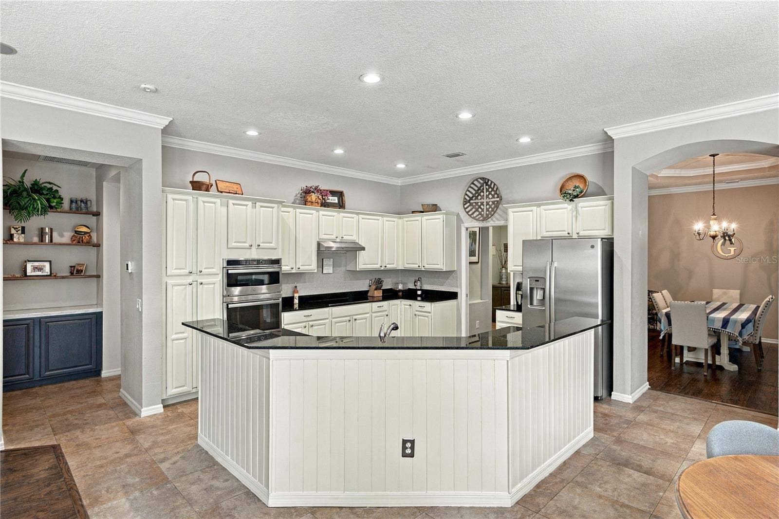 6010 KESTREL POINT AVENUE, Lithia, FL 33547 6010 KESTREL POINT AVENUE, Lithia, FL 33547