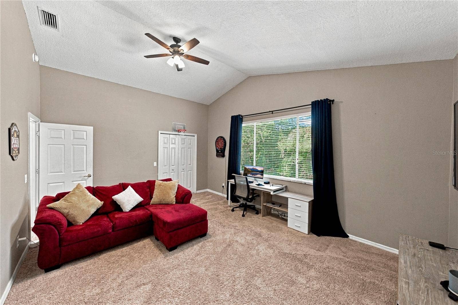 6010 KESTREL POINT AVENUE, Lithia, FL 33547 6010 KESTREL POINT AVENUE, Lithia, FL 33547