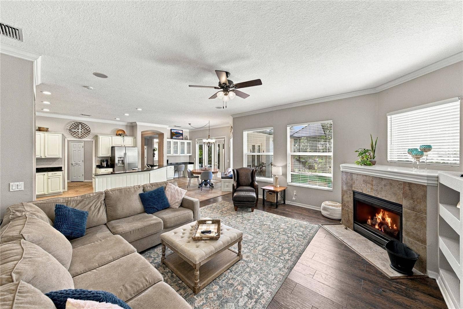 6010 KESTREL POINT AVENUE, Lithia, FL 33547 6010 KESTREL POINT AVENUE, Lithia, FL 33547