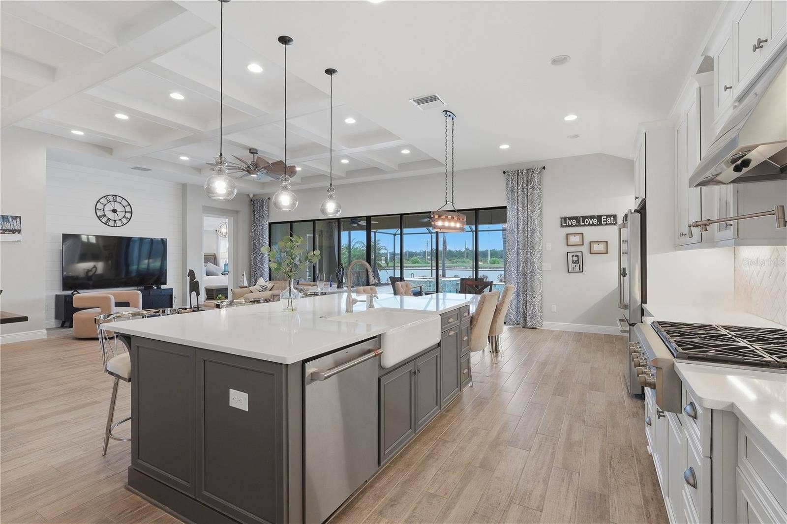 14608 RED CASTLE AVENUE, Lithia, FL 33547 14608 RED CASTLE AVENUE, Lithia, FL 33547