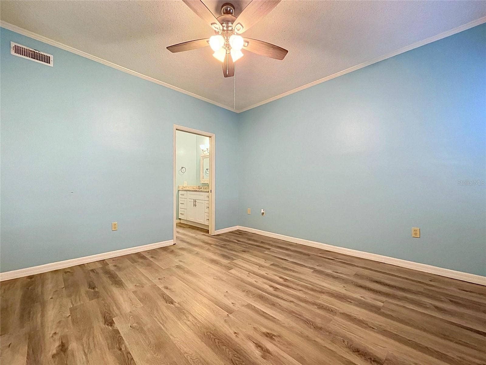 8350 SAVANNAH TRACE CIRCLE, #102, Tampa, FL 33615 8350 SAVANNAH TRACE CIRCLE, #102, Tampa, FL 33615