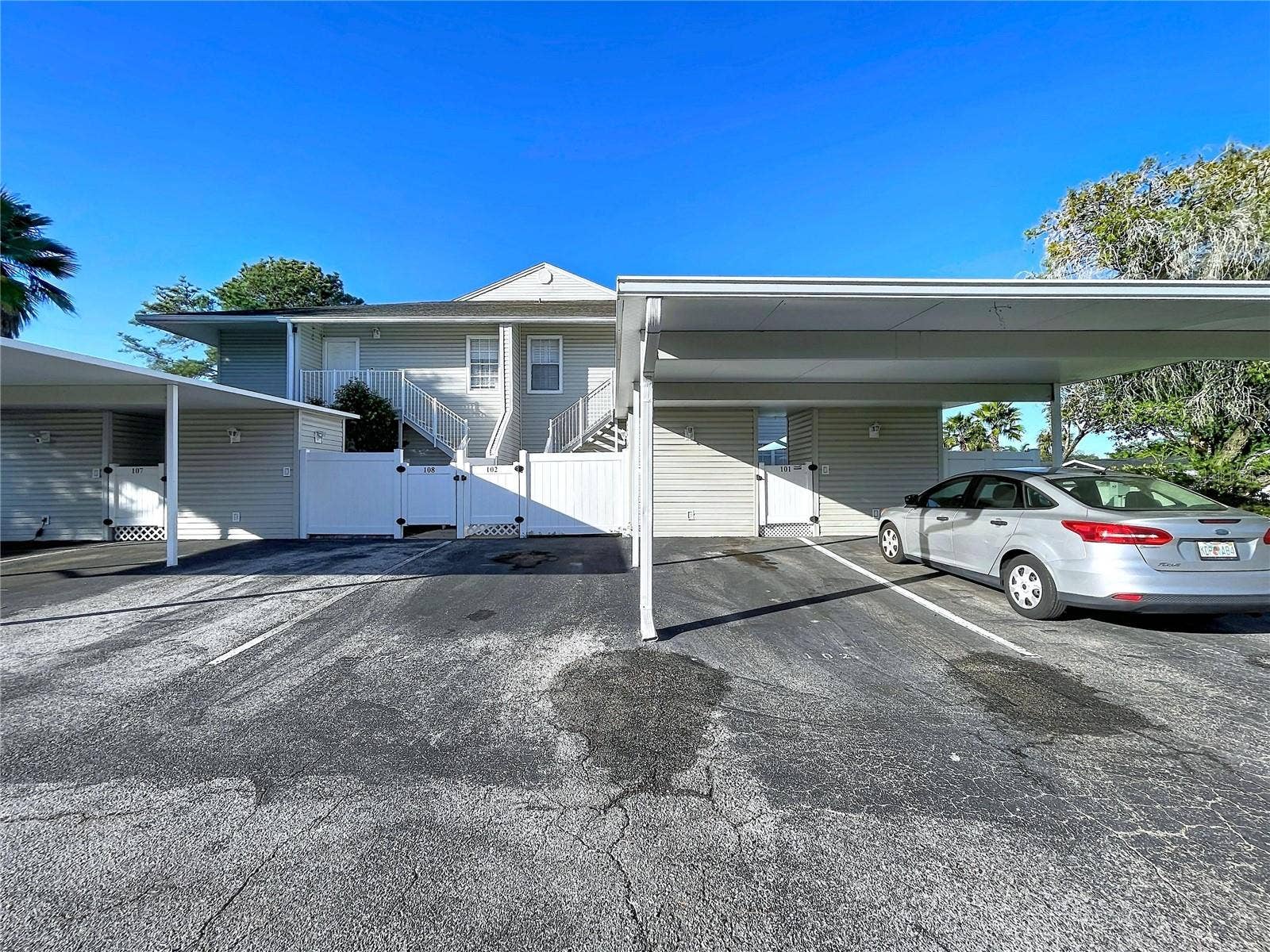 8350 SAVANNAH TRACE CIRCLE, #102, Tampa, FL 33615 8350 SAVANNAH TRACE CIRCLE, #102, Tampa, FL 33615