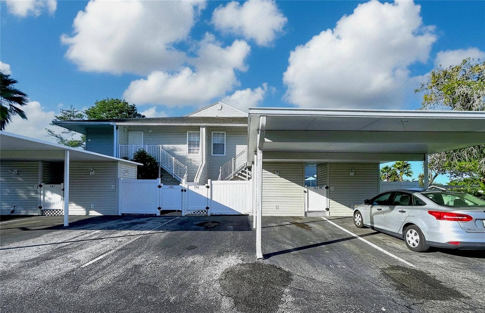 8350 SAVANNAH TRACE CIRCLE, #102, Tampa, FL 33615 8350 SAVANNAH TRACE CIRCLE, #102, Tampa, FL 33615