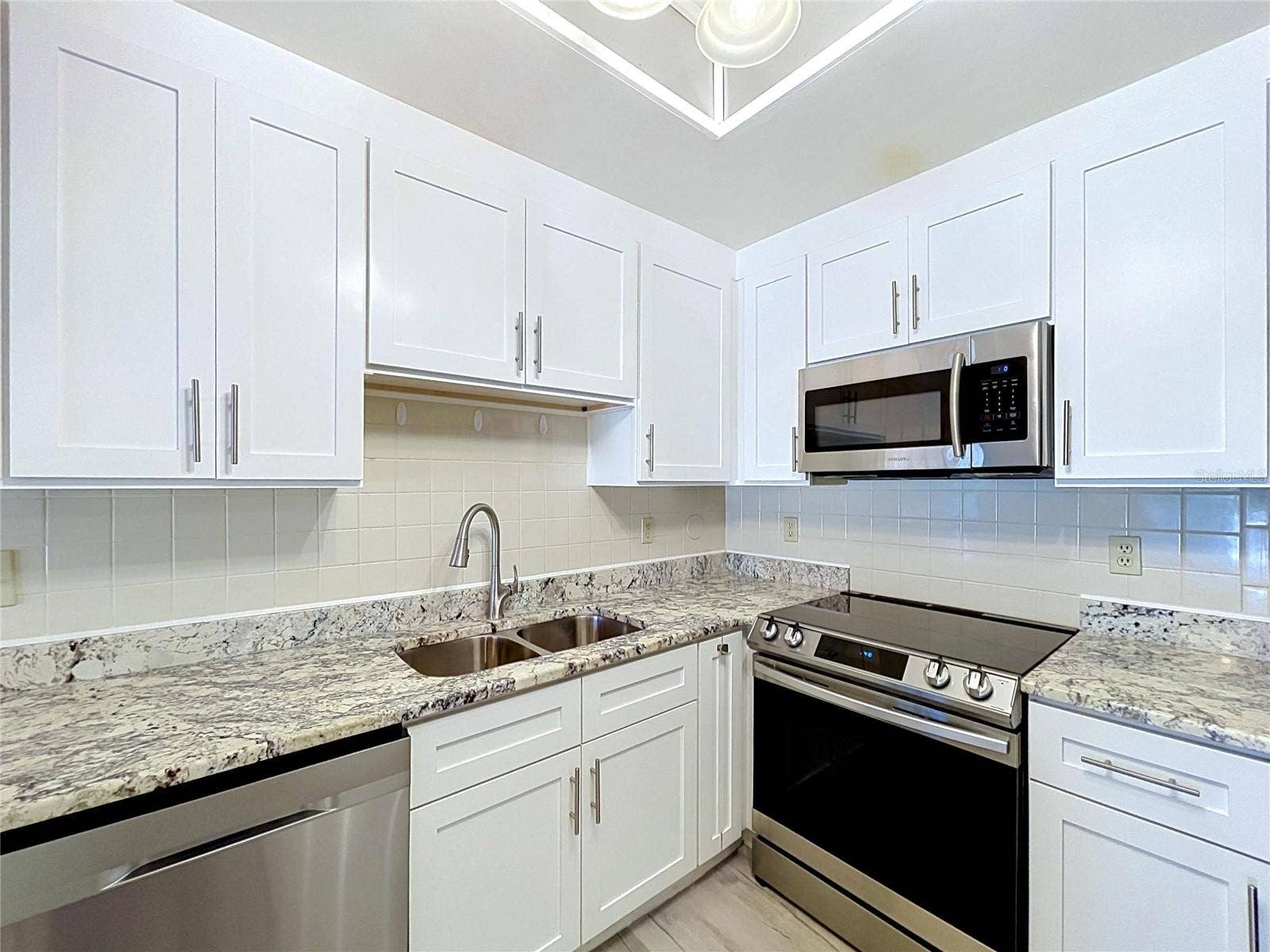 8350 SAVANNAH TRACE CIRCLE, #102, Tampa, FL 33615 8350 SAVANNAH TRACE CIRCLE, #102, Tampa, FL 33615
