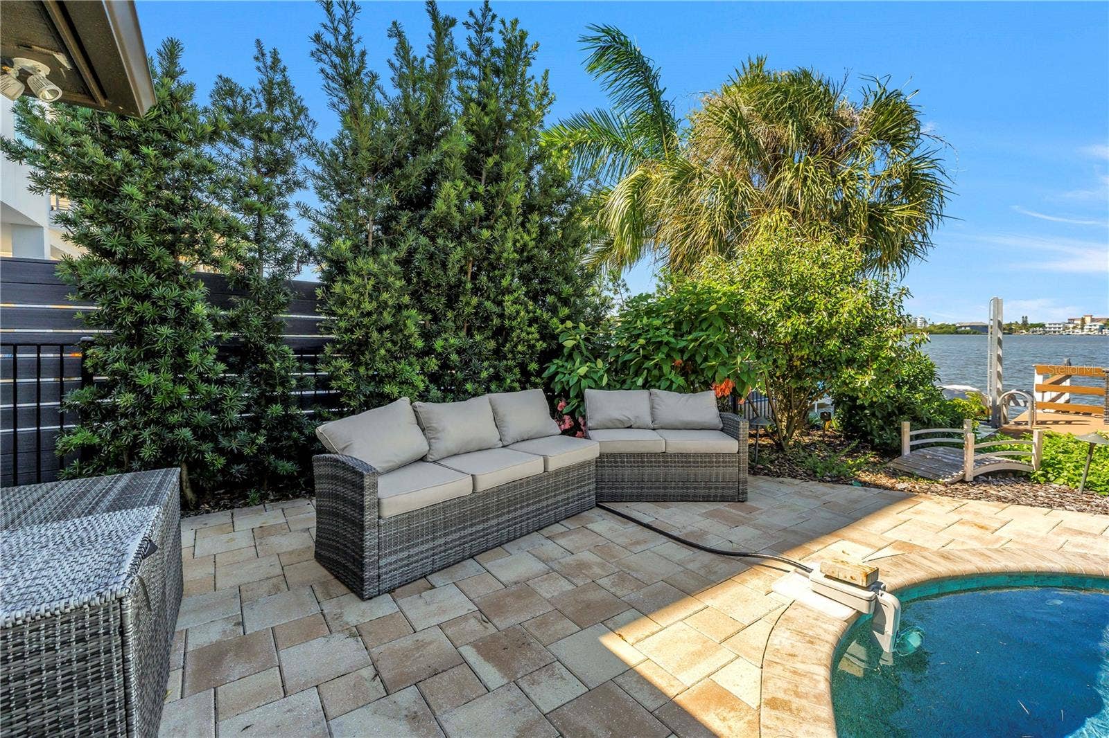 106 WALL STREET, Redington Shores, FL 33708