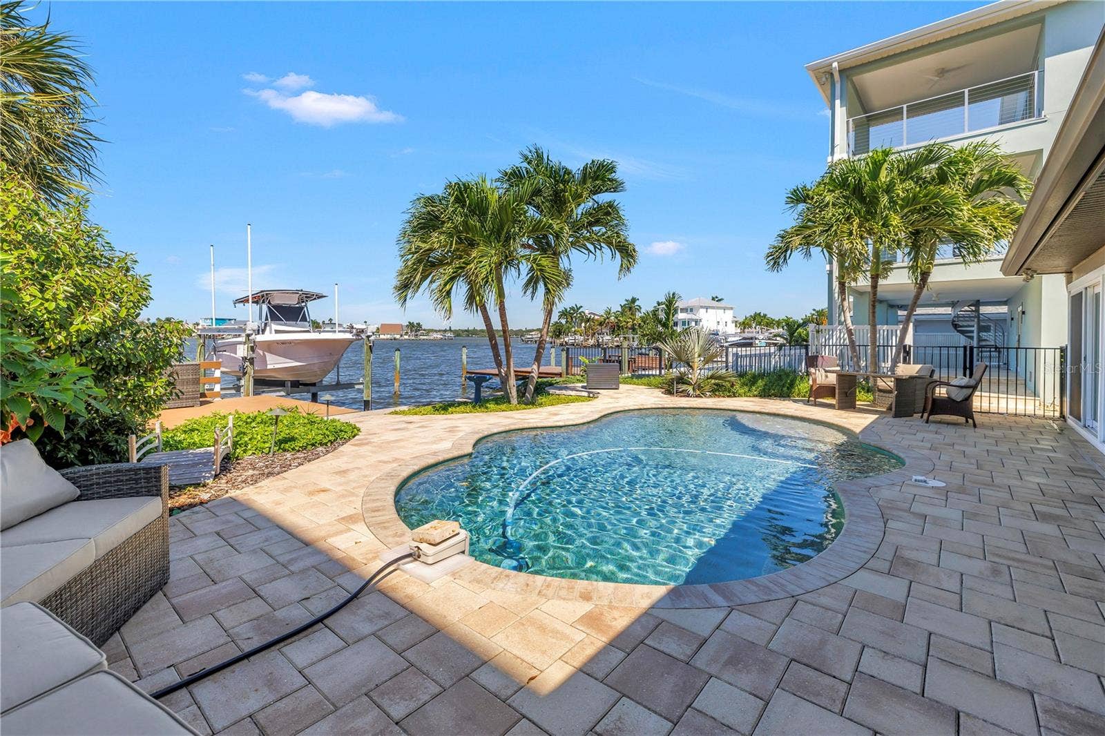 106 WALL STREET, Redington Shores, FL 33708