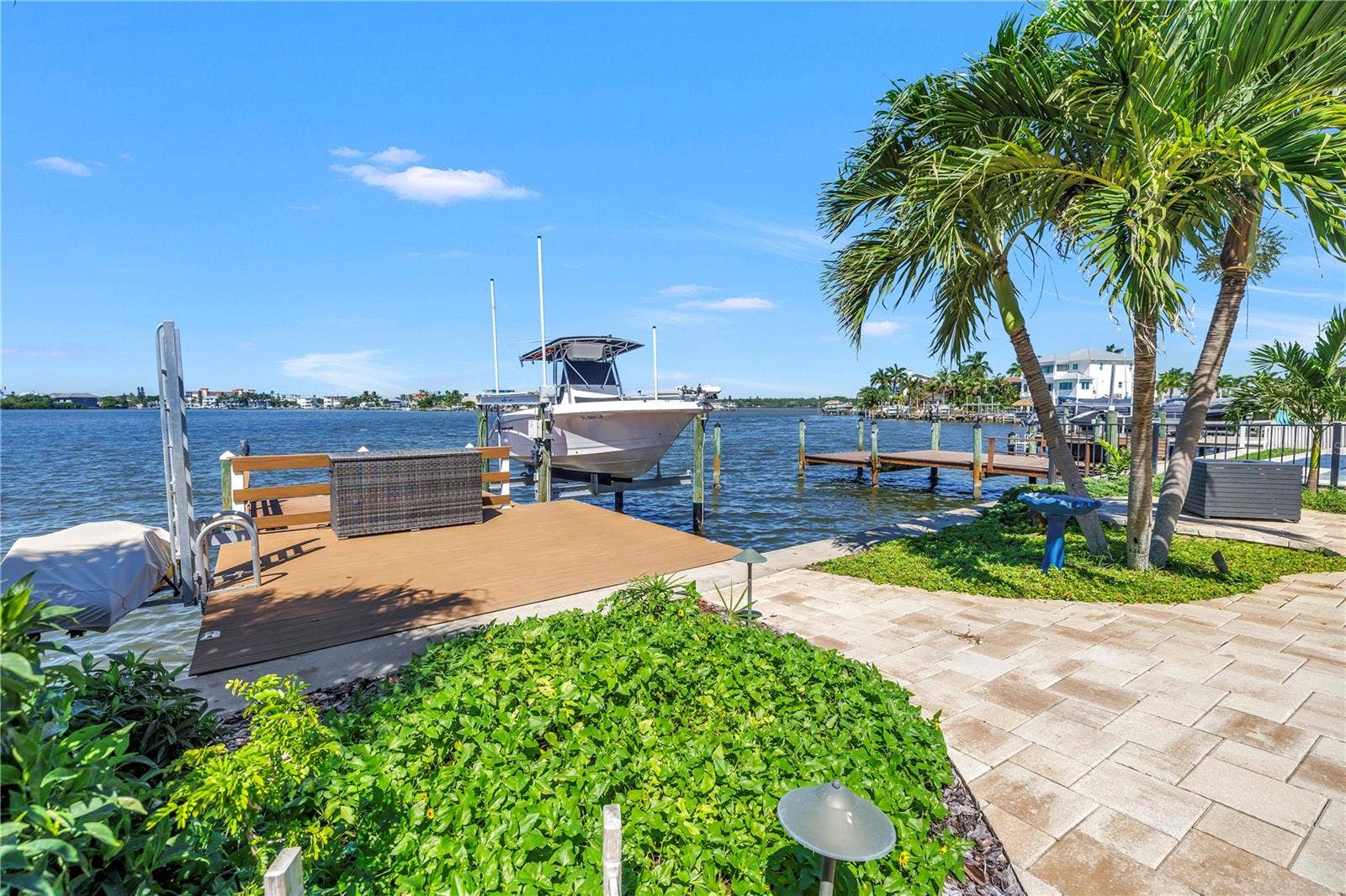 106 WALL STREET, Redington Shores, FL 33708