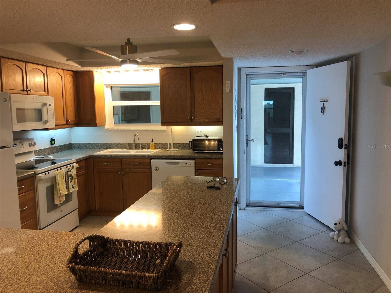 4660 MARINE PARKWAY, #304, New Port Richey, FL 34652 4660 MARINE PARKWAY, #304, New Port Richey, FL 34652