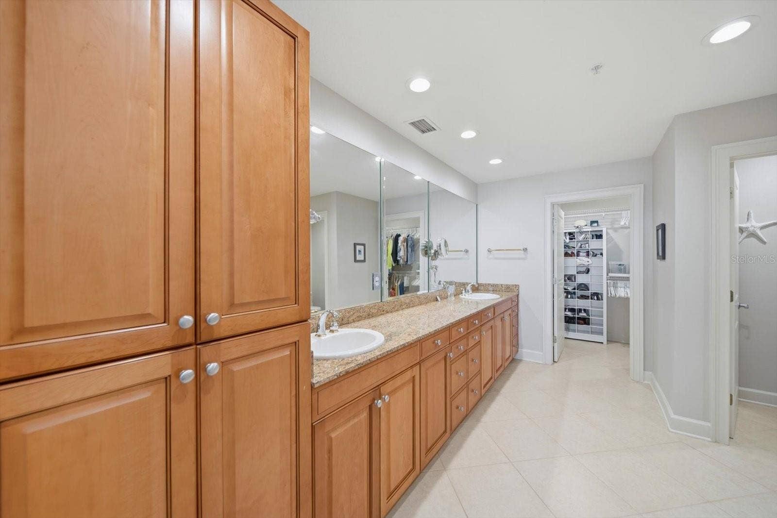 19600 GULF BOULEVARD, #301, Indian Shores, FL 33785 19600 GULF BOULEVARD, #301, Indian Shores, FL 33785