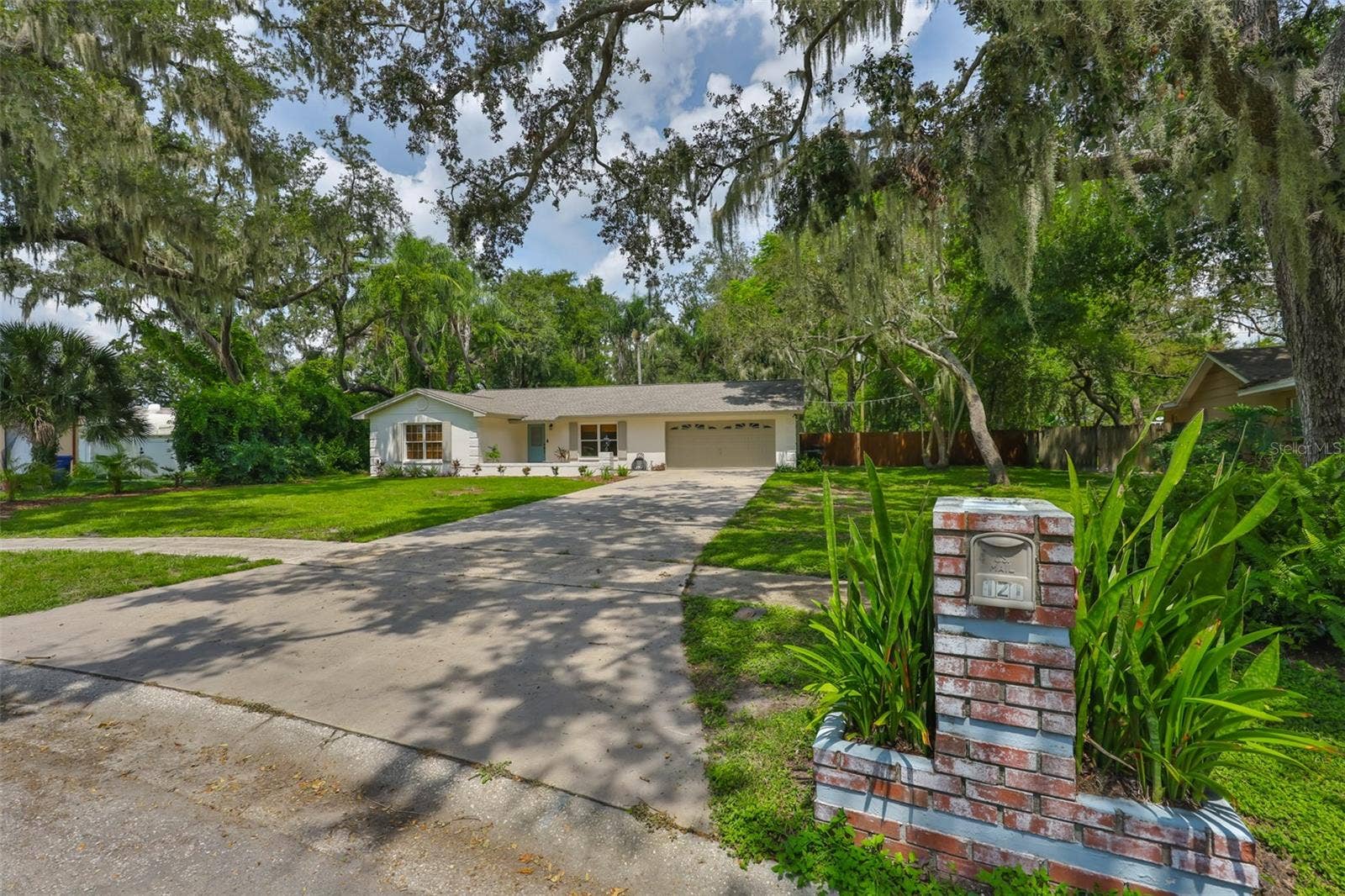 121 WINDY CIRCLE, Brandon, FL 33511