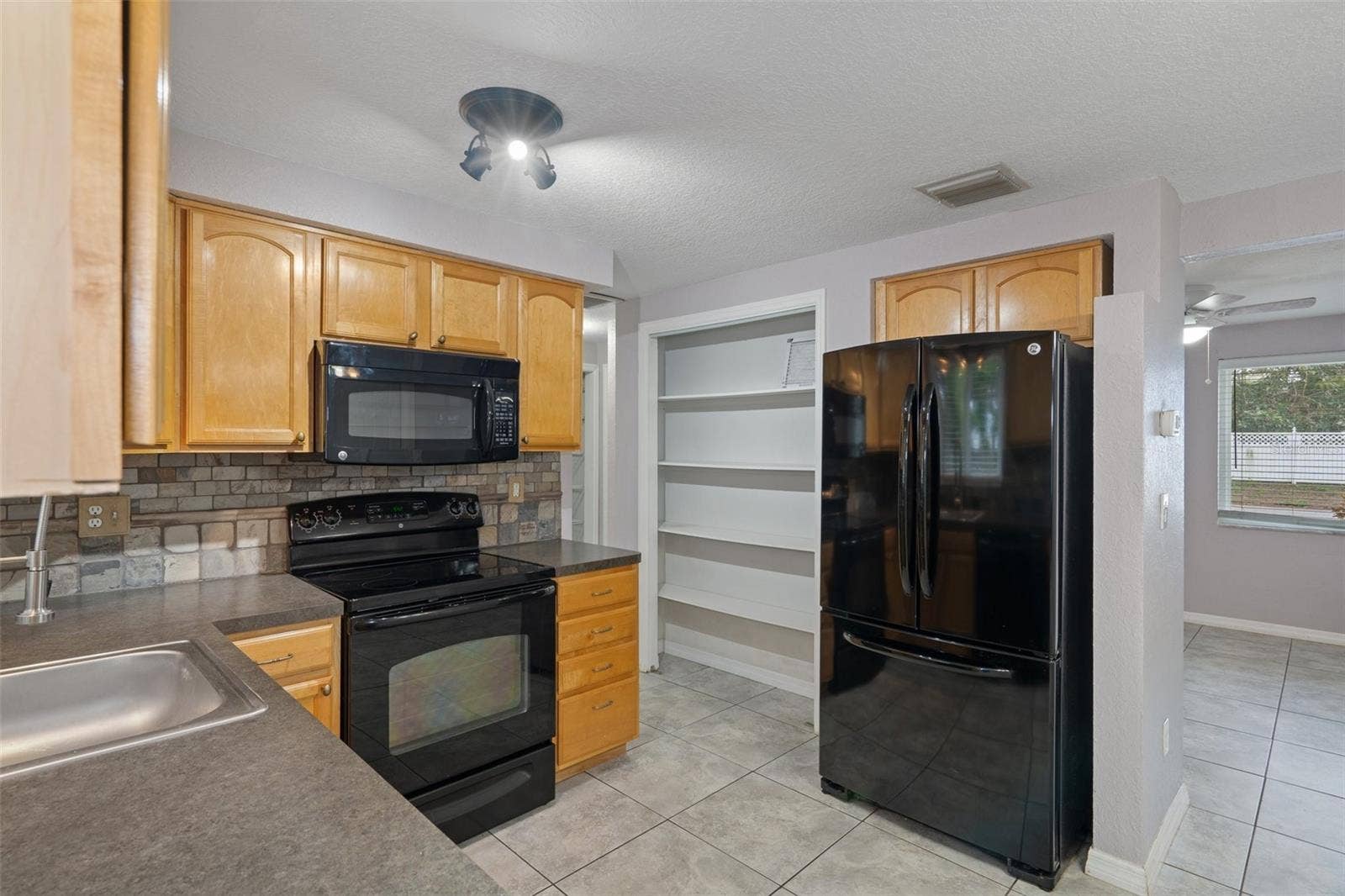 4925 BEACON HILL DRIVE, New Port Richey, FL 34652 4925 BEACON HILL DRIVE, New Port Richey, FL 34652