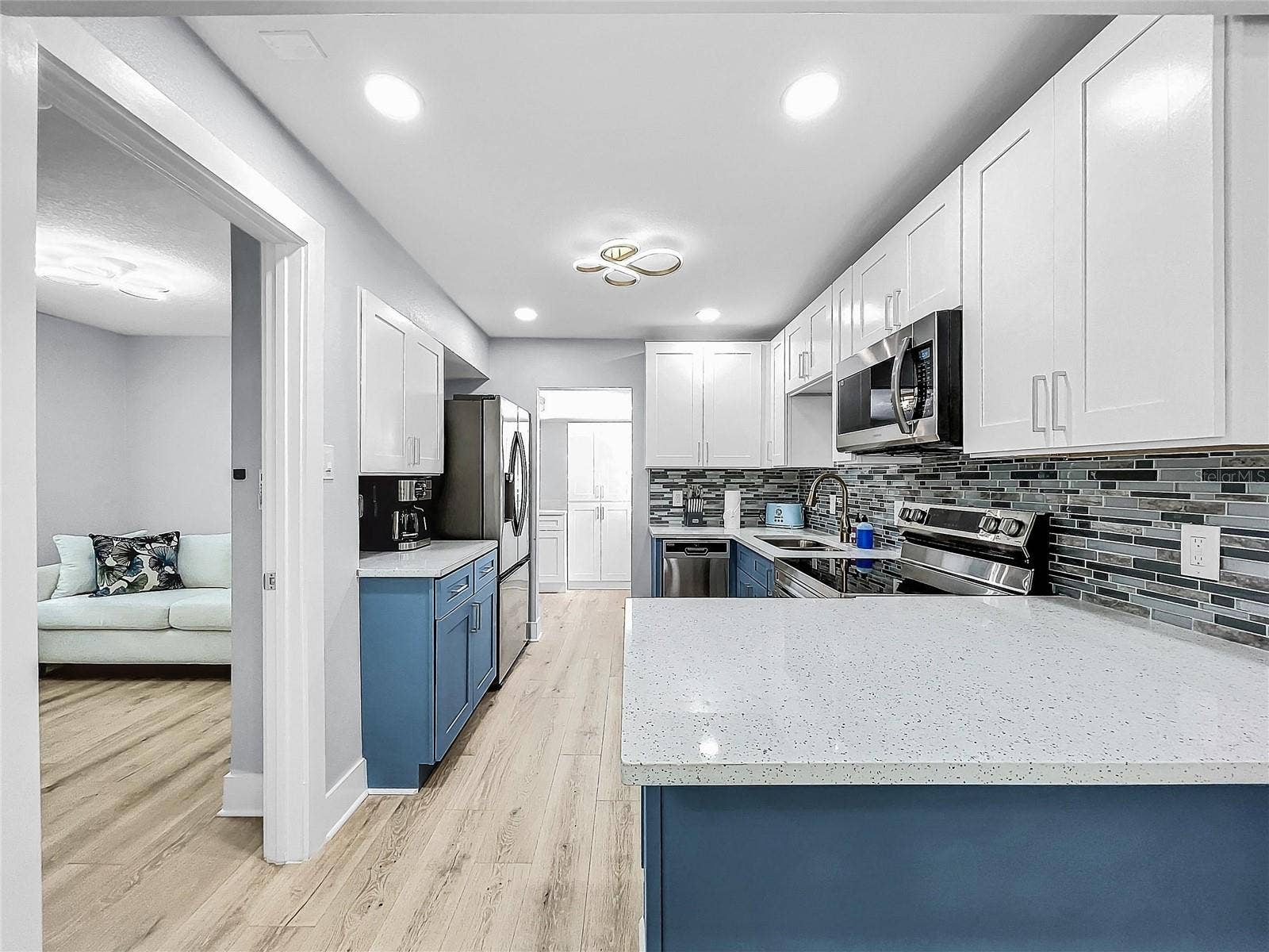 115 90TH AVENUE, Treasure Island, FL 33706