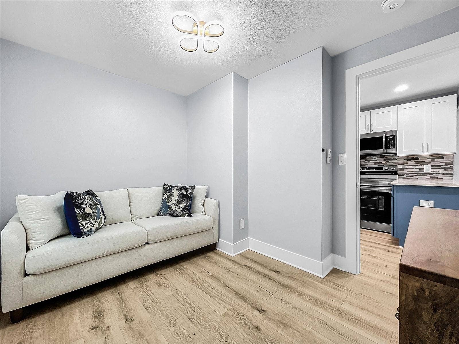 115 90TH AVENUE, Treasure Island, FL 33706