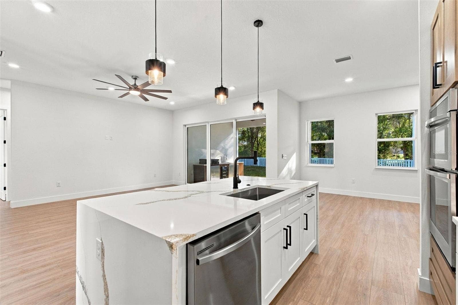 3044 GULFWIND DRIVE, Land O Lakes, FL 34639 3044 GULFWIND DRIVE, Land O Lakes, FL 34639