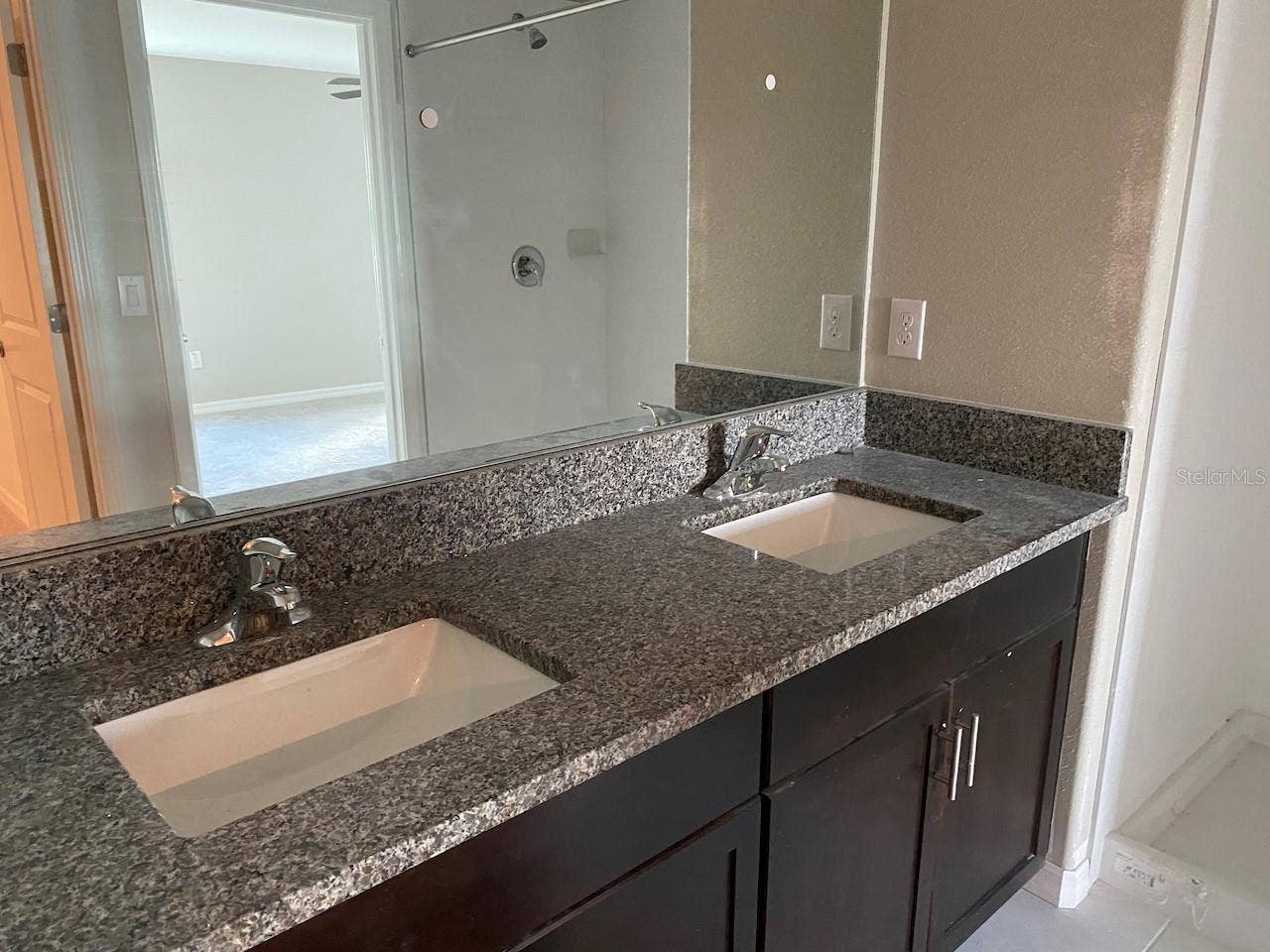 15420 MILLER CREEK DRIVE, Sun City Center, FL 33573 15420 MILLER CREEK DRIVE, Sun City Center, FL 33573