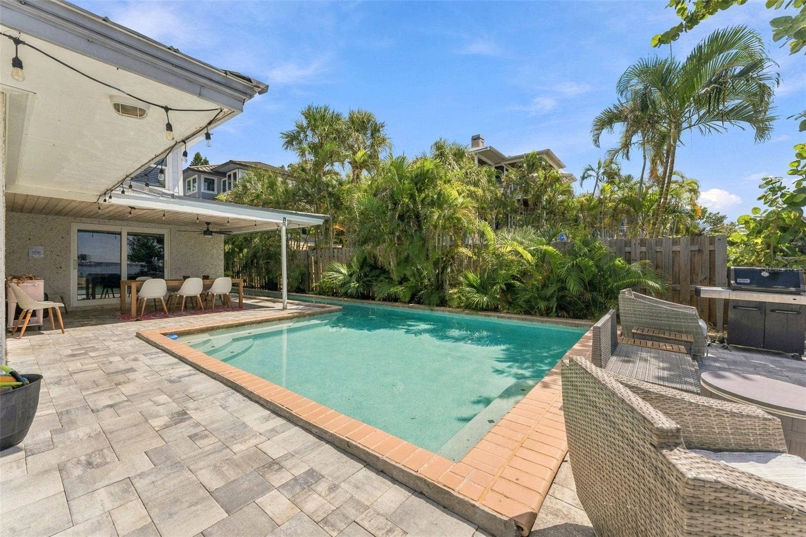 135 HARBOR DRIVE, Palm Harbor, FL 34683