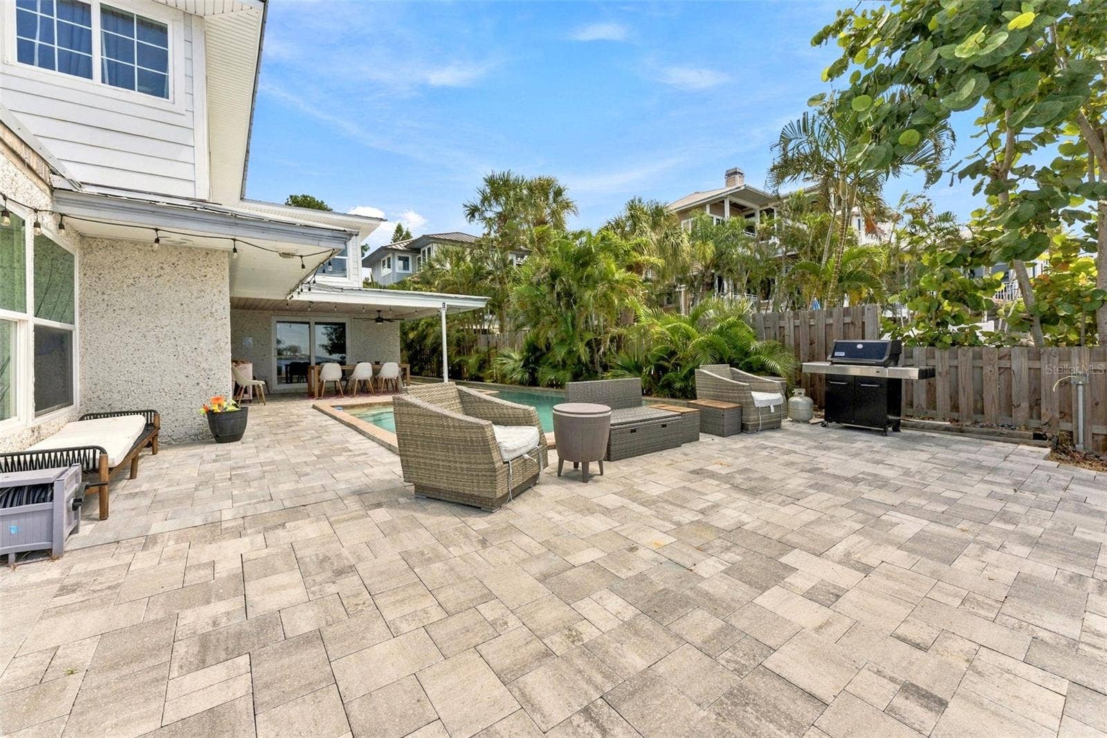 135 HARBOR DRIVE, Palm Harbor, FL 34683