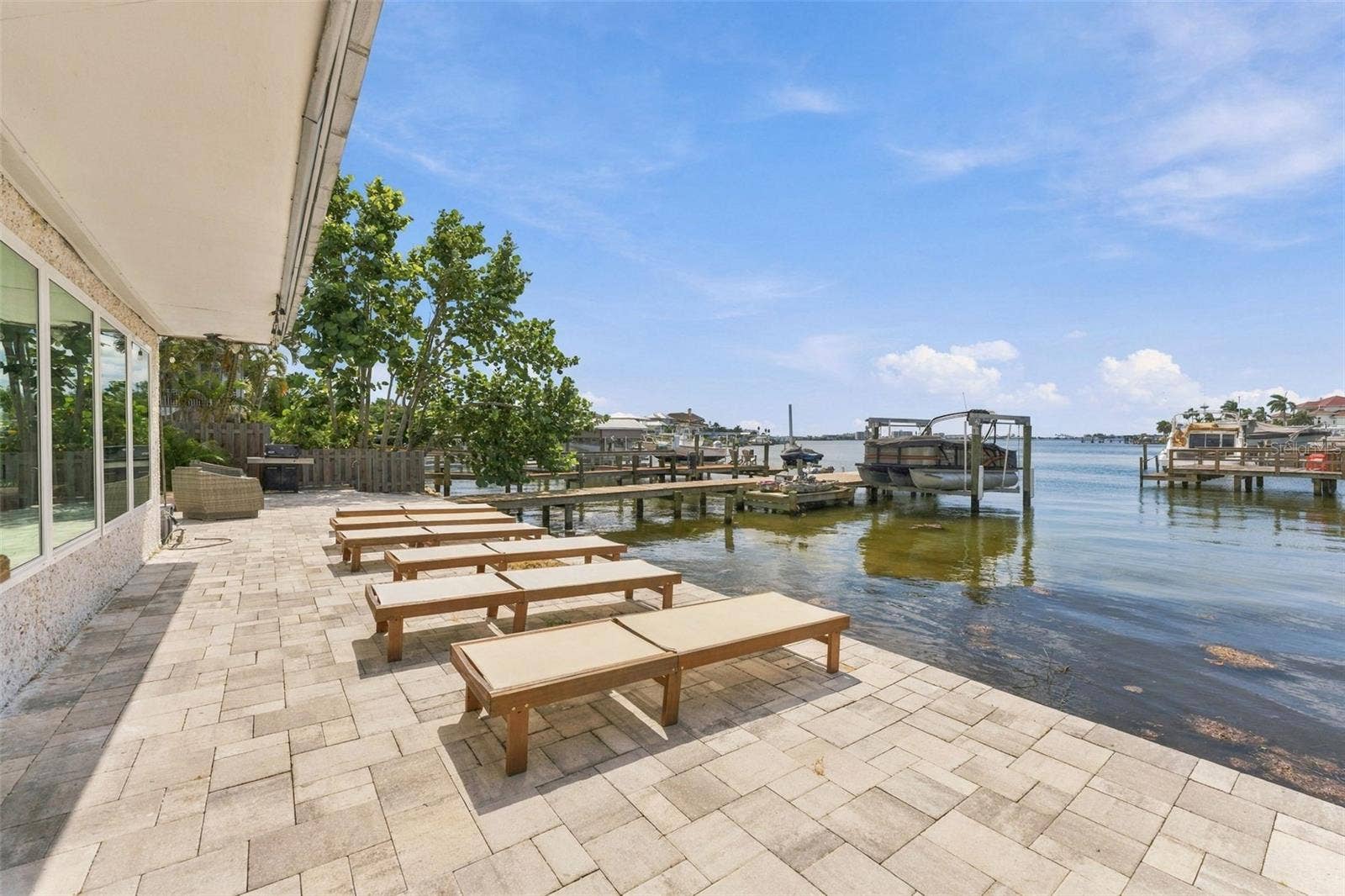 135 HARBOR DRIVE, Palm Harbor, FL 34683