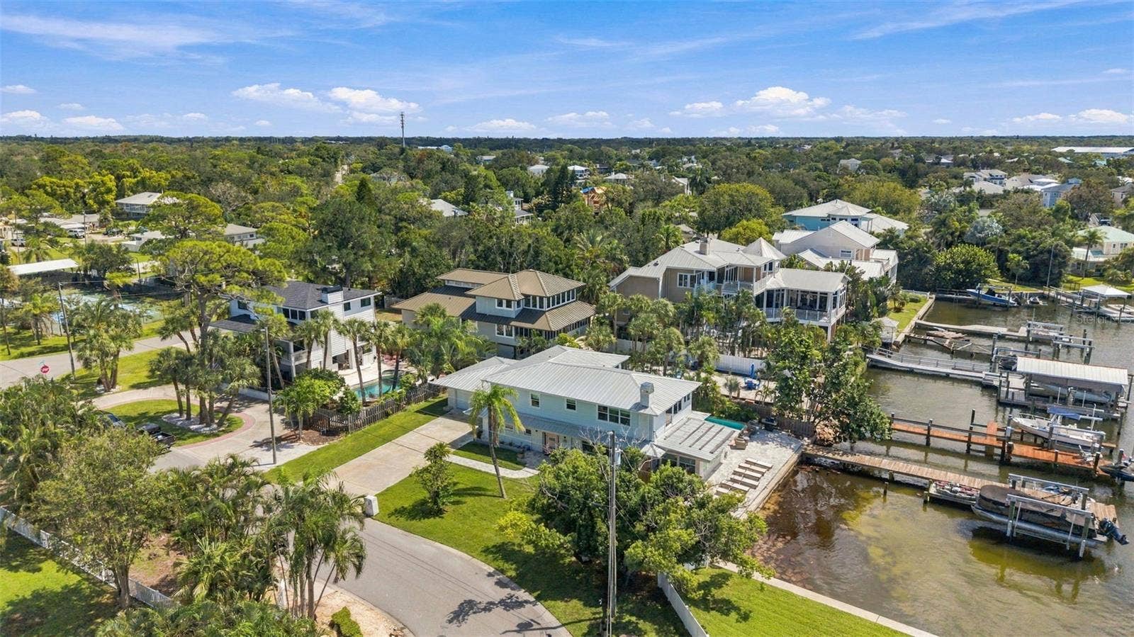 135 HARBOR DRIVE, Palm Harbor, FL 34683