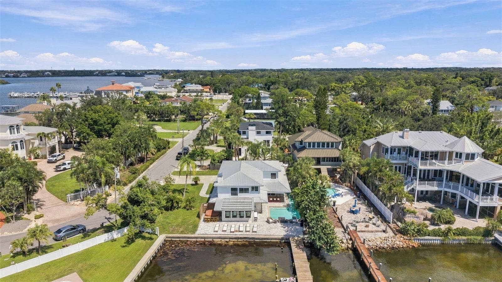 135 HARBOR DRIVE, Palm Harbor, FL 34683