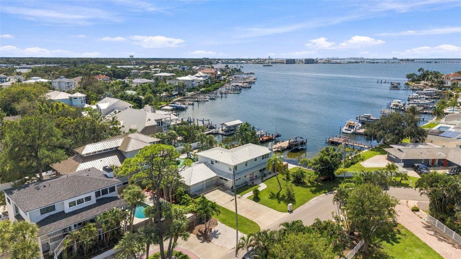 135 HARBOR DRIVE, Palm Harbor, FL 34683