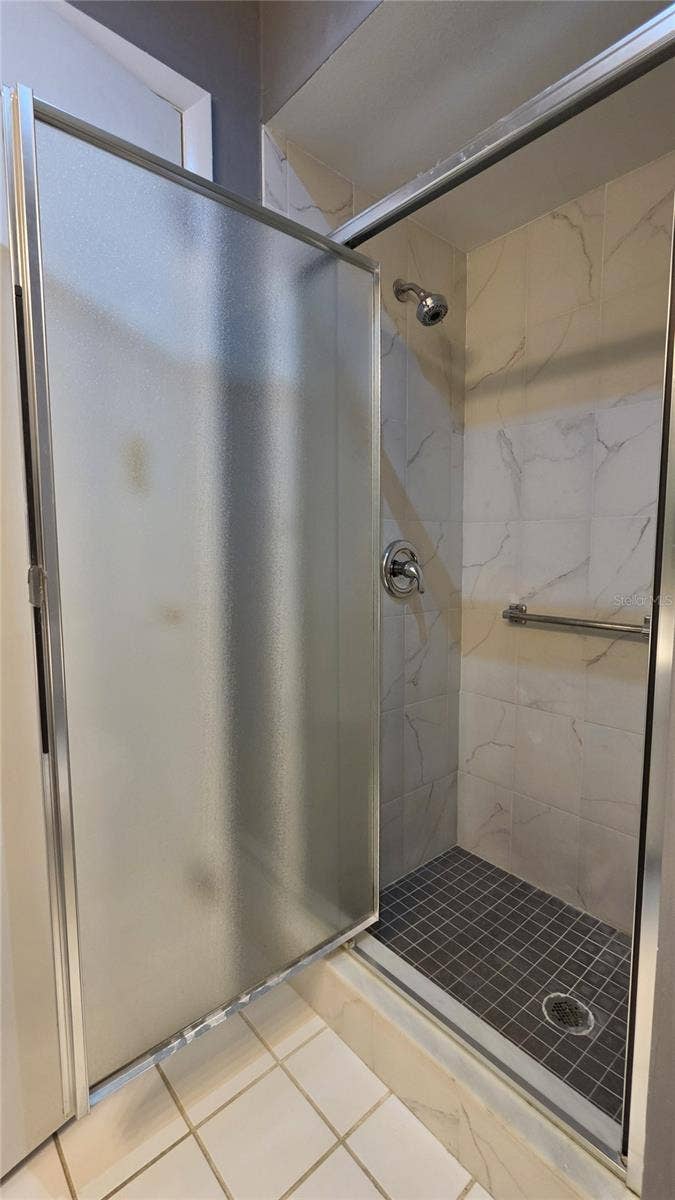4319 TAHITIAN GARDENS CIRCLE, #A, Holiday, FL 34691 Walk-In Shower