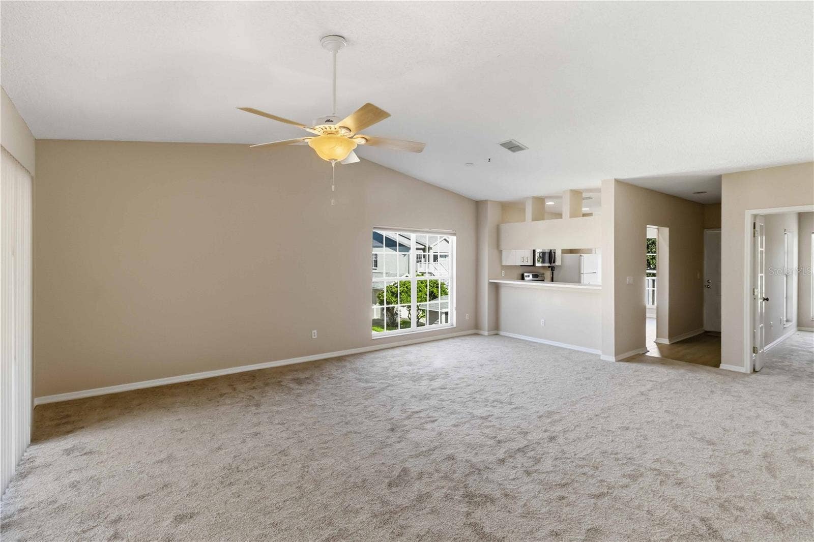 11531 SHIPWATCH DRIVE, #1037, Largo, FL 33774 HUGE LIVING ROOM!