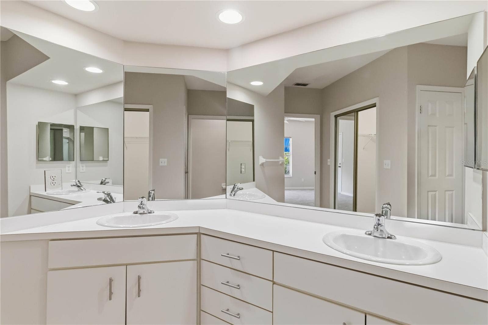 11531 SHIPWATCH DRIVE, #1037, Largo, FL 33774 11531 SHIPWATCH DRIVE, #1037, Largo, FL 33774