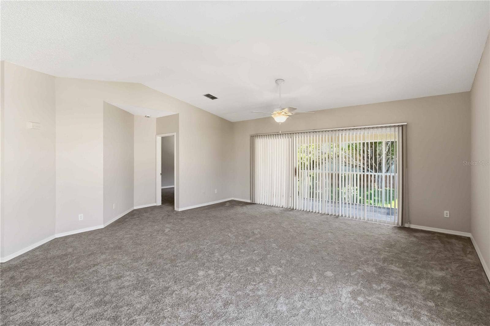 11531 SHIPWATCH DRIVE, #1037, Largo, FL 33774 HUGE LIVING ROOM!