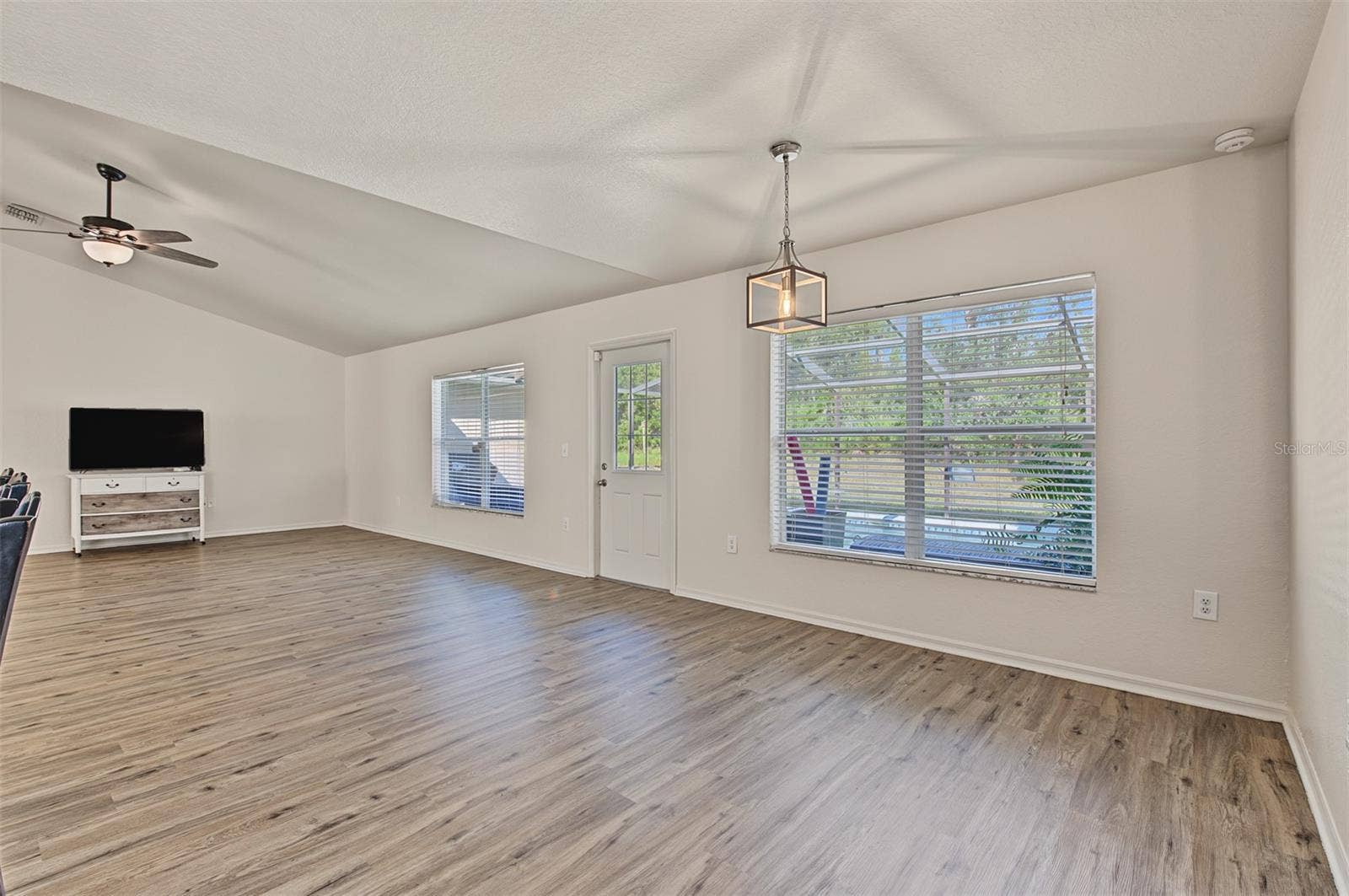 31 GRASS STREET, Homosassa, FL 34446