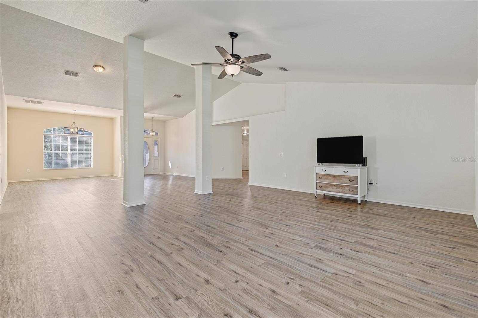 31 GRASS STREET, Homosassa, FL 34446