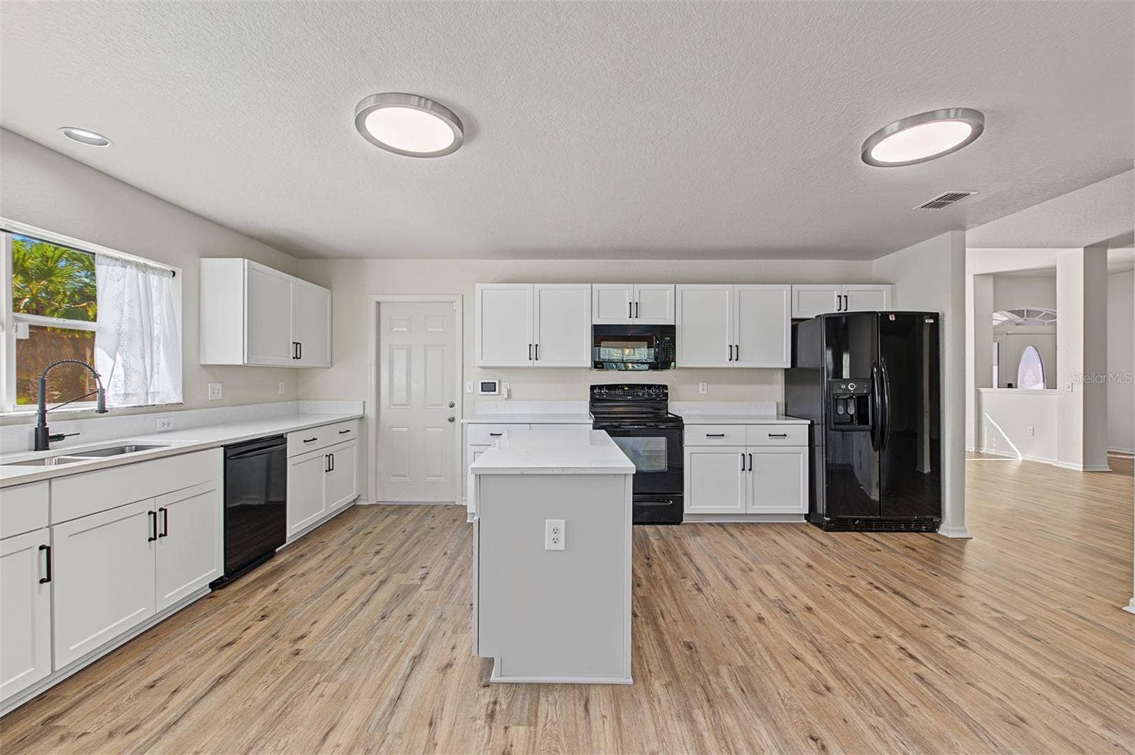 31 GRASS STREET, Homosassa, FL 34446