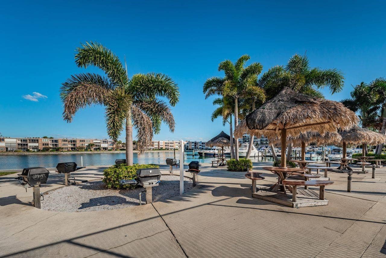 7645 SUN ISLAND DRIVE S, #101, South Pasadena, FL 33707 grilling and patio area