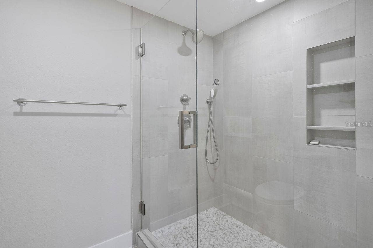 7645 SUN ISLAND DRIVE S, #101, South Pasadena, FL 33707 Primary bath shower