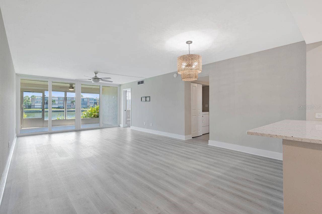 7645 SUN ISLAND DRIVE S, #101, South Pasadena, FL 33707 Living/dining space